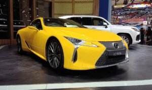 Meluncurkan LC 500h