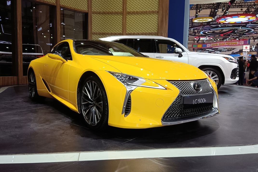 Meluncurkan LC 500h