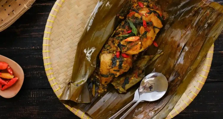 Membuat Pepes Ayam, Hidangan Nusantara yang Menggoda