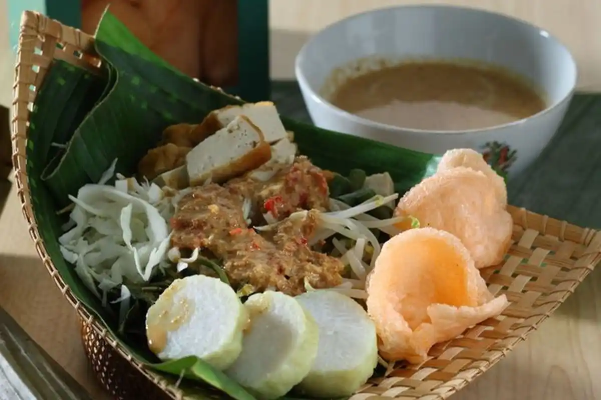 Resep Lotek Sayur Khas Bandung yang Memiliki Cita Rasa Khas