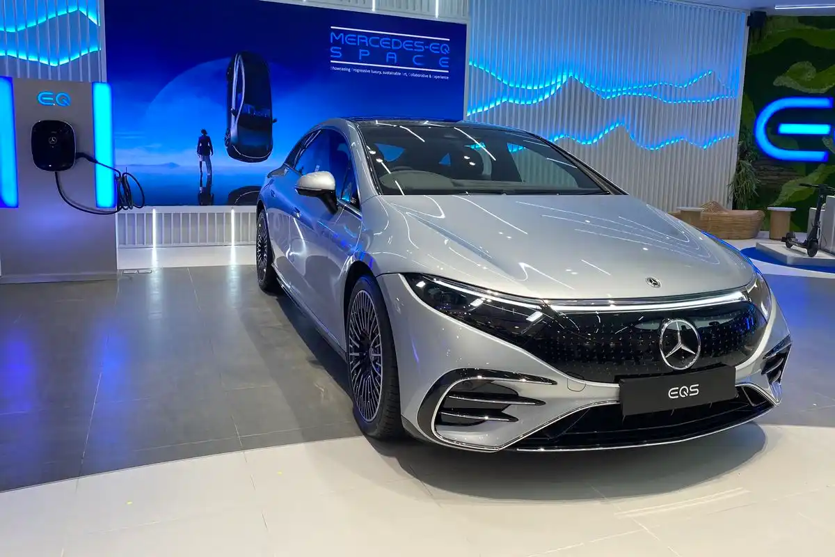 Mercedes Benz EQ Series, Mengubah Wajah Mobil Listrik Premium