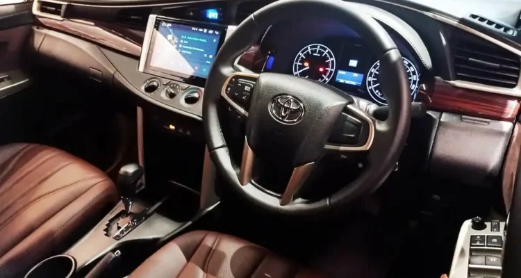 Modifikasi Interior Innova Bikin Kabin Makin Mewah dan Nyaman