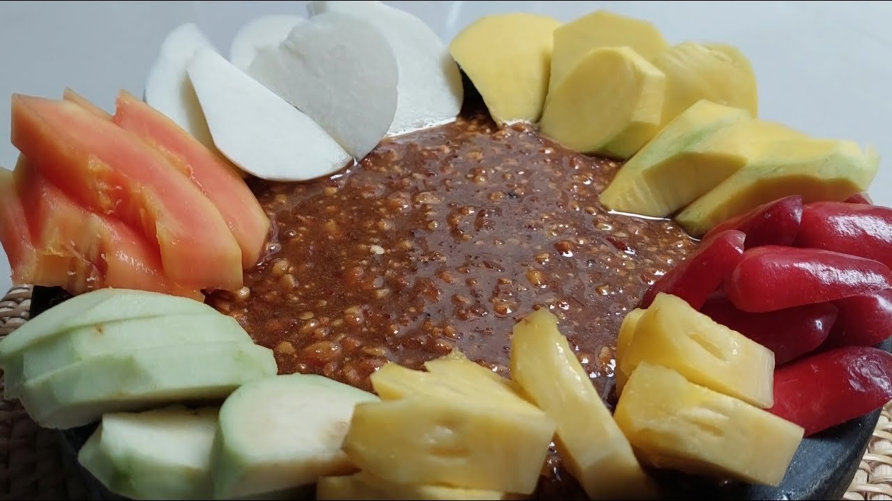 Resep Bumbu Rujak yang Kental, Pedas, Manis, dan Bikin Buah Makin Segar